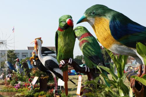 งานมหกรรมหุ่นฟางนกชัยนาท และงานกาชาด จังหวัดชัยนาท